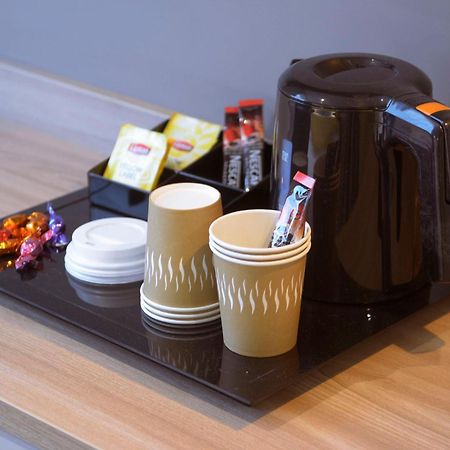 Aparthotel 37 Lodge Courbevoie Paris La Defense Екстериор снимка